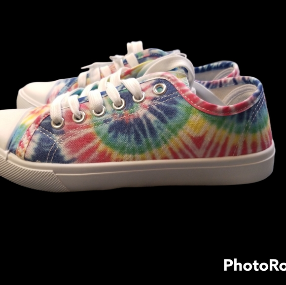 Tie-dyed Bobbie Brooks Canvas Shoes - Picture 4 of 6